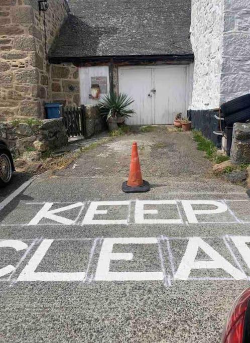 Seagulls Cottage, Touching Distance From Beach Mousehole Exteriér fotografie